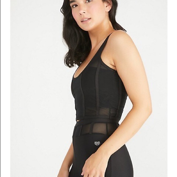 FOREVER 21 // Mesh Cut-Out Active Sports Bra - Picture 6 of 6